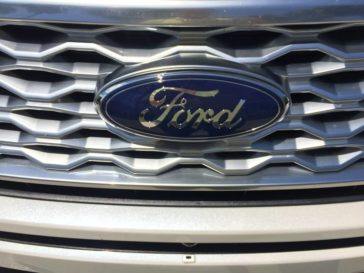 2016-ford-explorer-platinum-logo-1