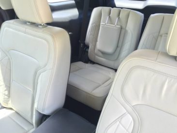 2016-ford-explorer-platinum-seats-3