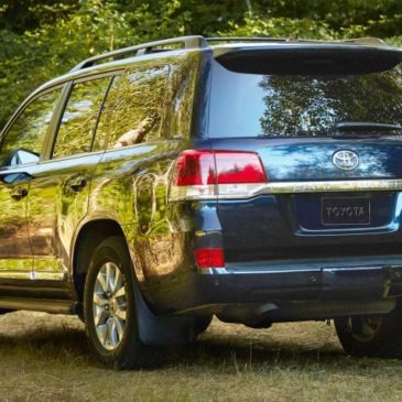 2016-toyota-land-cruiser-2