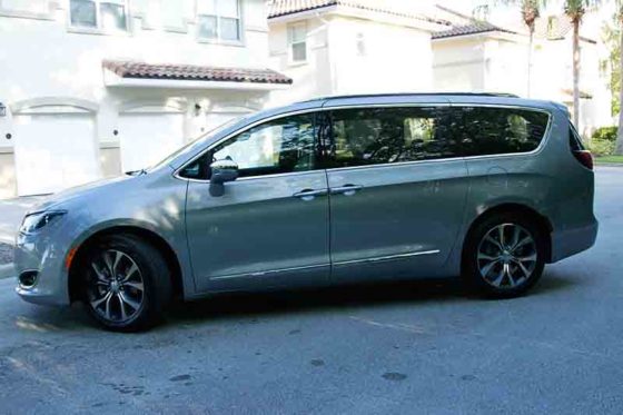 2017 chrysler pacifica limited