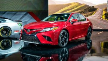 2017-detroit-auto-show-toyota-camry