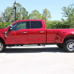 2017 Ford 350 DWR 4X4 Crew Cab