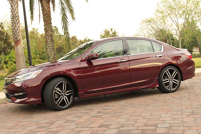 2017 Honda Accord 4D Touring V6