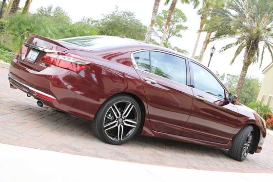 2017 Honda Accord 4D Touring V6