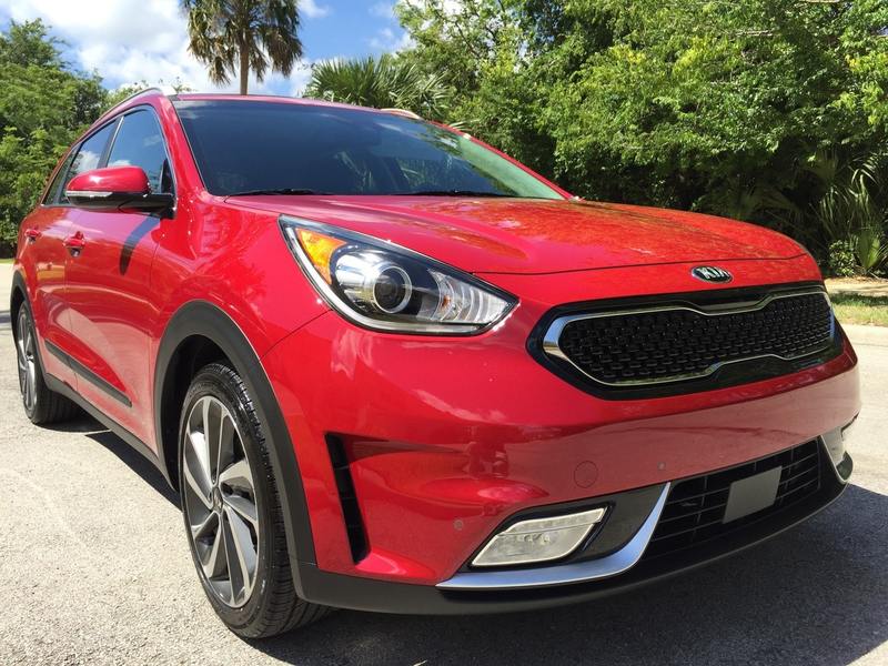 2017-kia-niro-touring