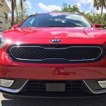 2017-kia-niro-touring