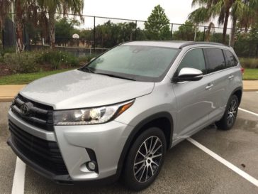 2017-toyota-highlander-se