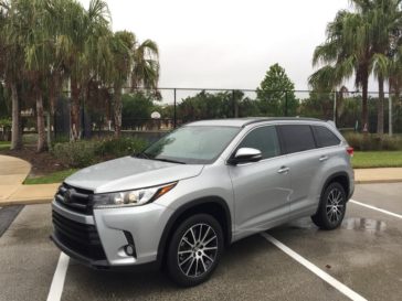 2017-toyota-highlander-se