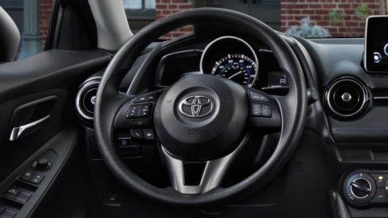 2017 Toyota Yaris IA