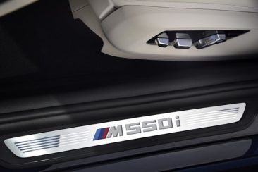 BMW M550i xDrive Sedan