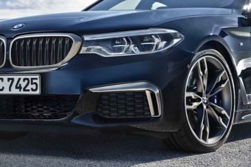 BMW M550i xDrive Sedan