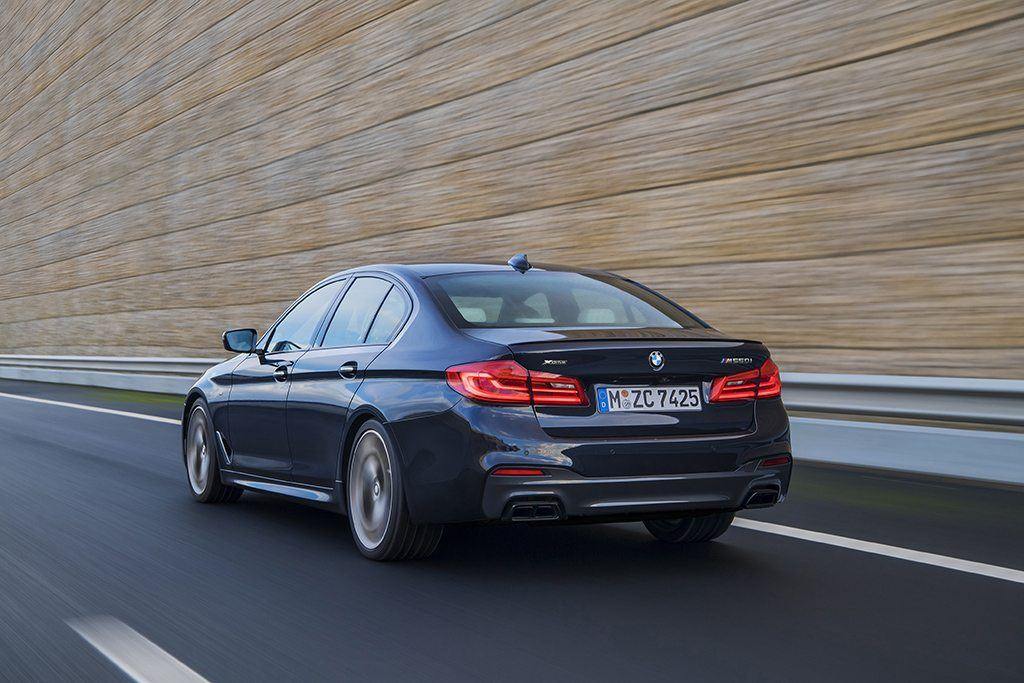 BMW M550i xDrive Sedan