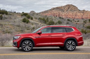 the 2020 Volkwagen Atlas Cross Sport 2.0 SEL 4MOTION