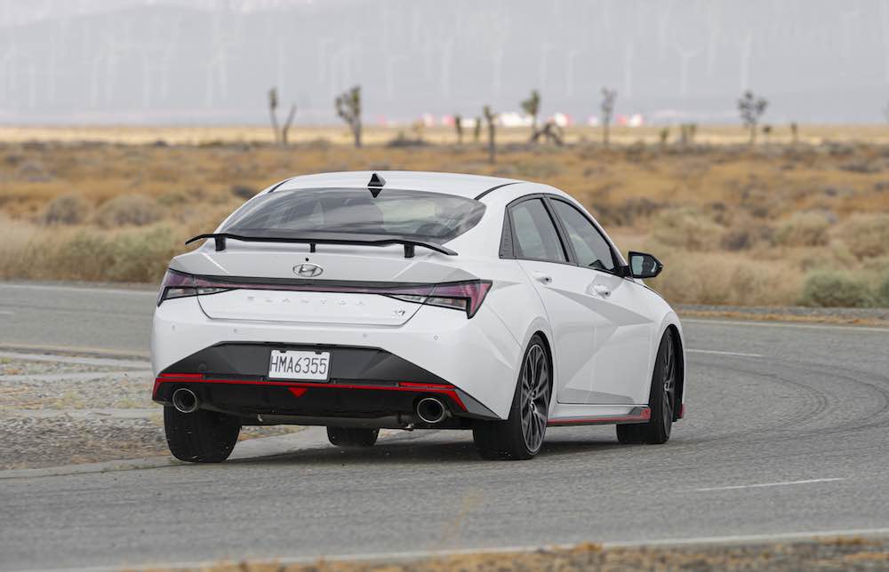 2022-hyundai-elantra-n-02