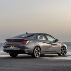 2023-hyundai-elantra-hev-01