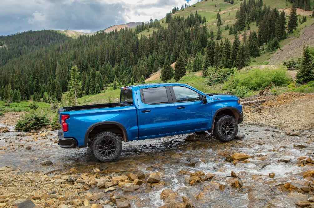 2024-chevrolet-silverado-zr2-02