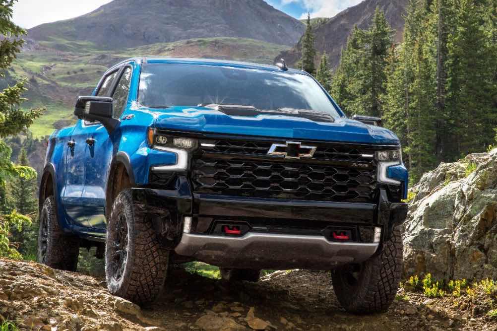 2024-chevrolet-silverado-zr2-03