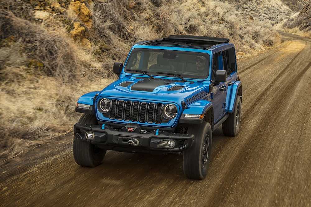 2024-jeep-wrangler-4xe-01