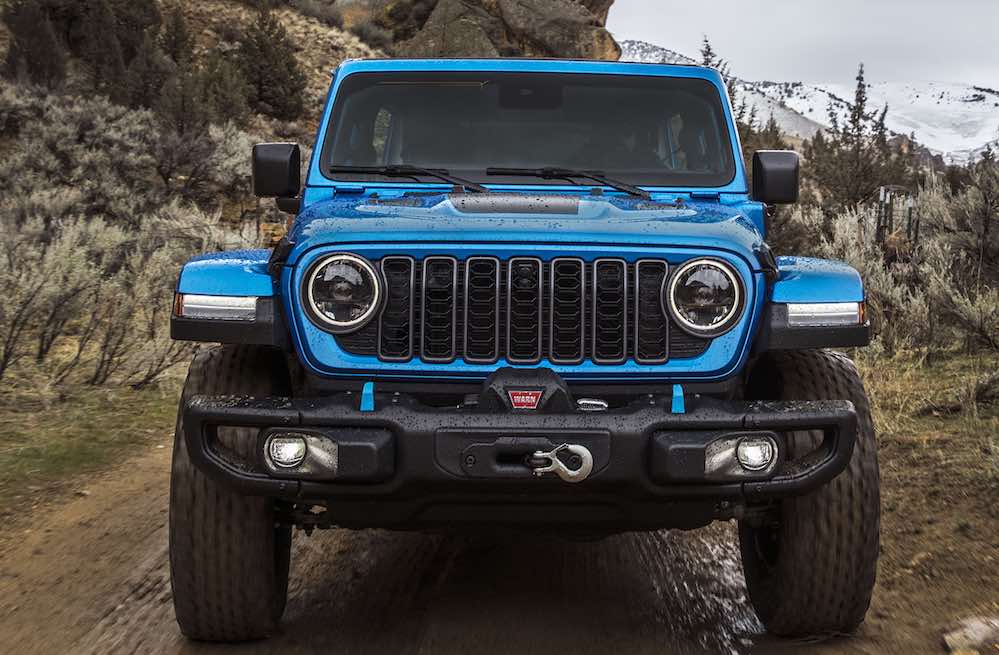 2024-jeep-wrangler-4xe-02