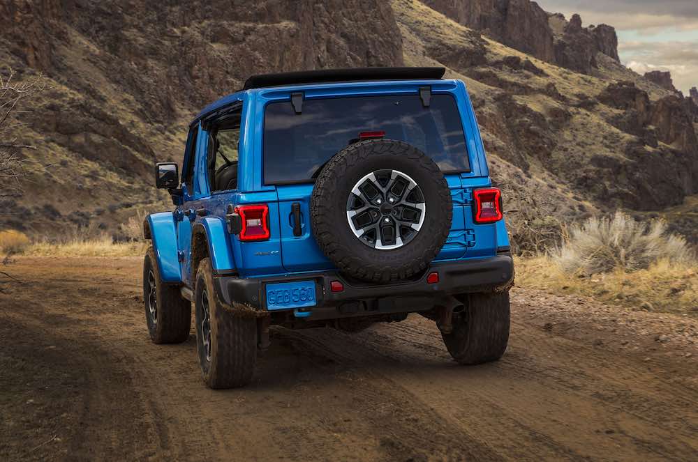 2024-jeep-wrangler-4xe-04