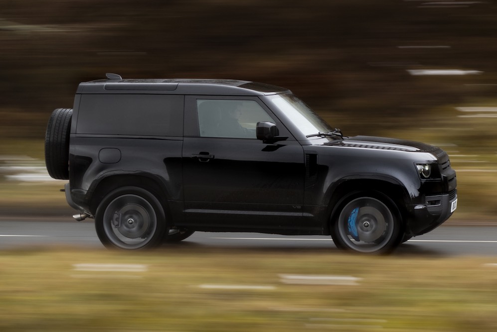 2025-Defender-90-001