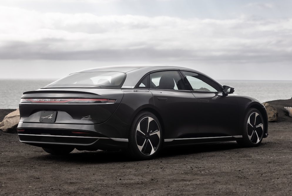 2025-lucid-air-touring-003