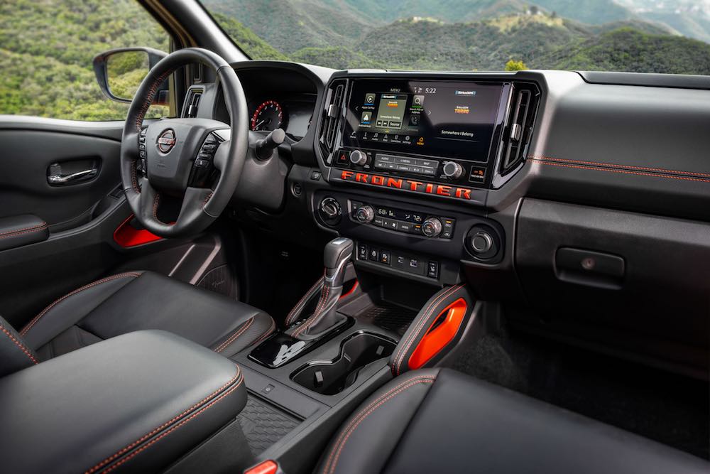 2025-nissan-frontier-105