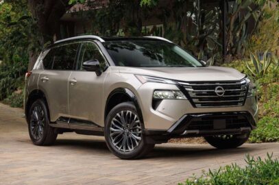 2025-nissan-rogue-platinum-002