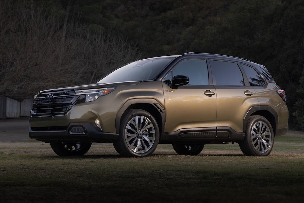 2025-subaru-forester-hybrid-001