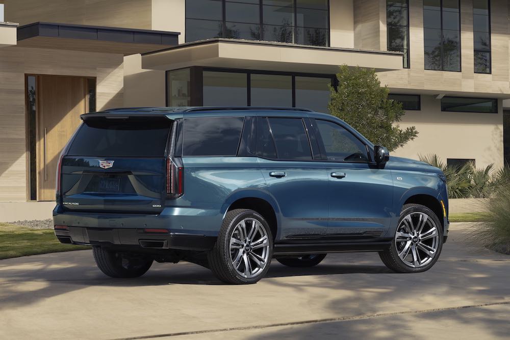 2026-cadillac-escalade-002