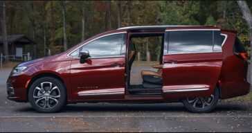 Chrysler Pacifica Minivan