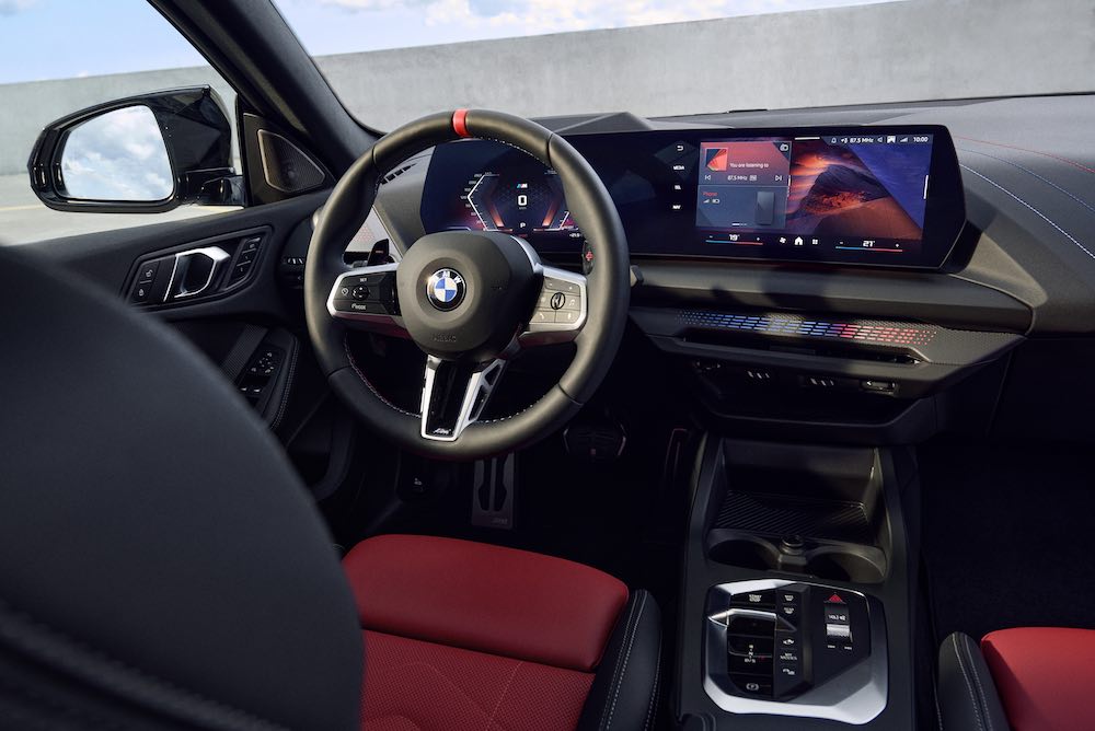 Cabina interior del BMW M235 xDrive Gran Coupe 2026