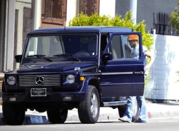 brad-pitt-mercede-benz-g-wagon