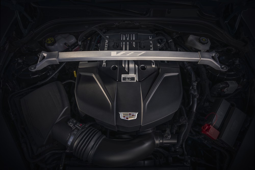 Cadillac CT5 V Blackwing 2026 mostrando motor