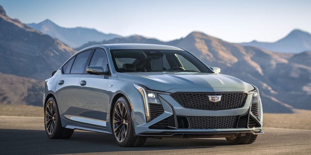 Cadillac CT5-V Blackwing 2026: La ingeniería detrás del sedán americano que supera las 200 mph