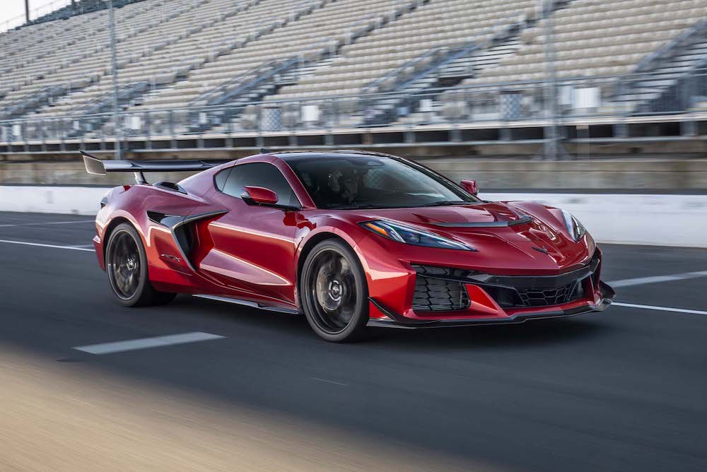 Chevrolet Corvette Stingray Coupe 2026 en vista tres cuartos frontal