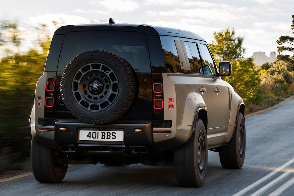 Vista trasera del Defender 110 OCTA 2026