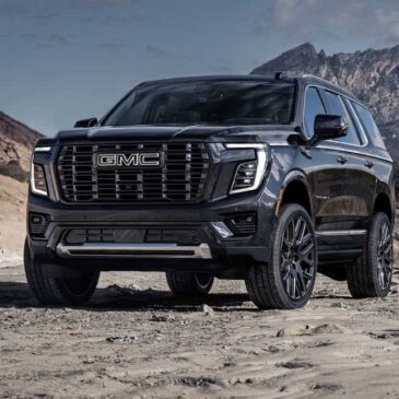 GMC Yukon Denali Ultimate 2026 en vista tres cuartos frontal