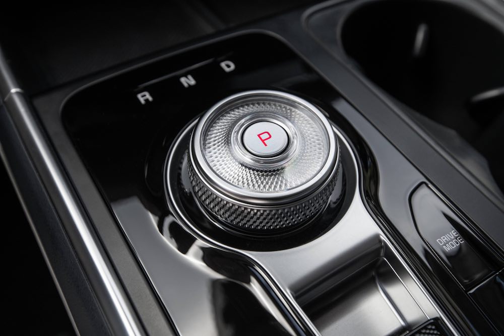 Consola central de la Kia Carnival Hybrid SX Prestige 2026