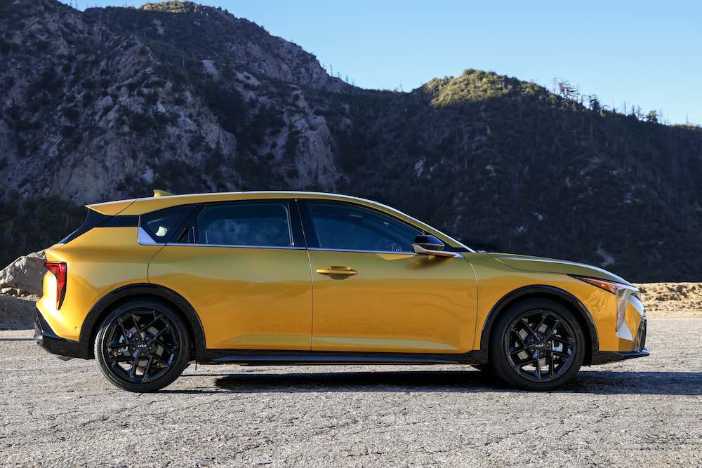 kia-k4-hatchback-gt-line-turbo-2026-side-profile