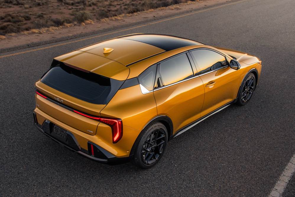 kia-k4-hatchback-gt-line-turbo-2026-top-view
