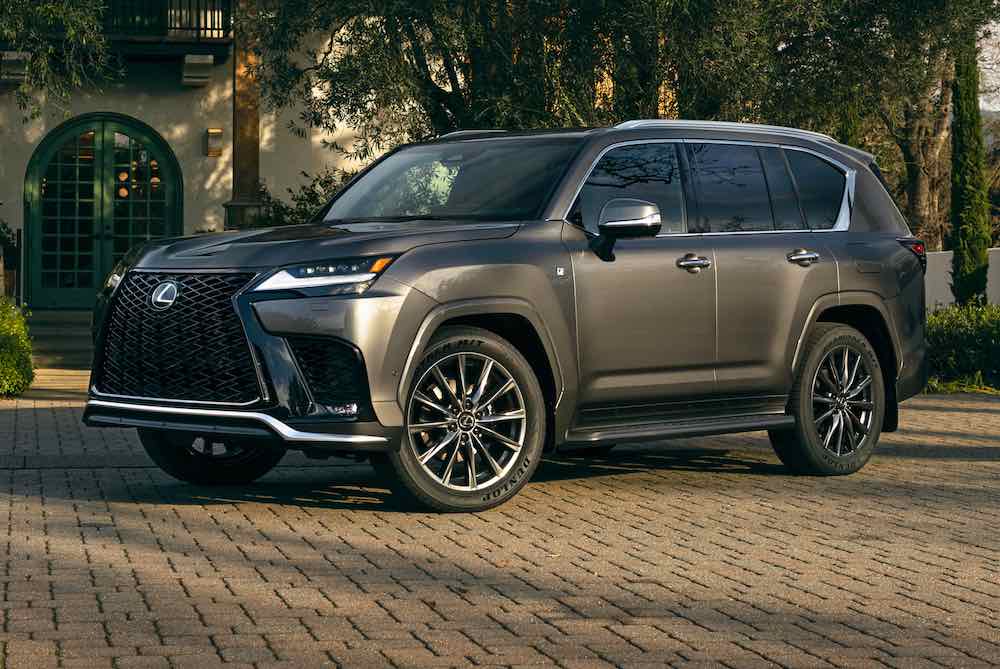 lexus-lx-700h-f-sport-2025-front-three-quarter-view