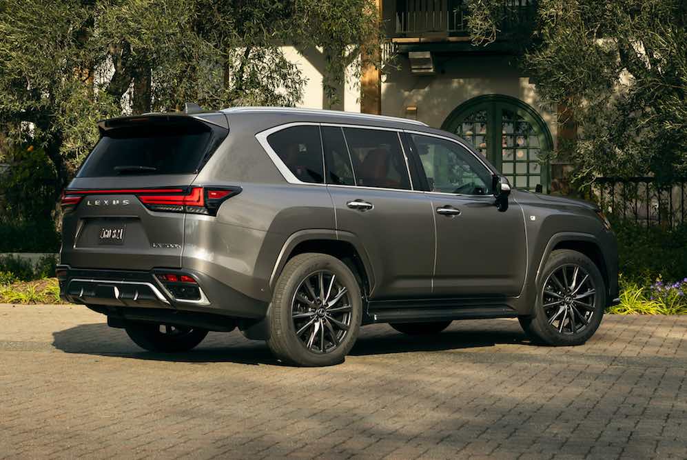 El Santuario Nómada: Viajar sin Límites en el Lexus LX 700h F Sport 2025