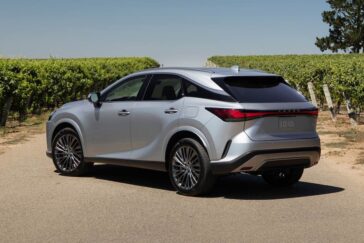 lexus-rx-350h-awd-2026-rear-three-quarter-view