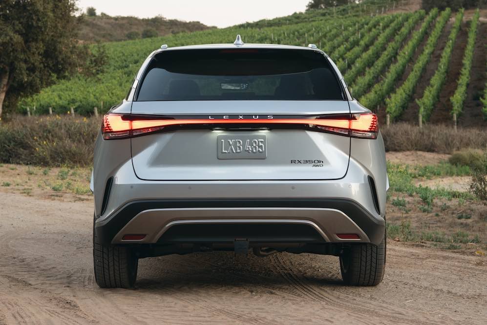 lexus-rx-350h-awd-2026-rear-view