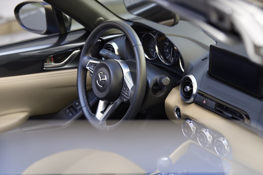 mazda-mx-5-miata-grand-touring-6mt-2026-interior-cabin