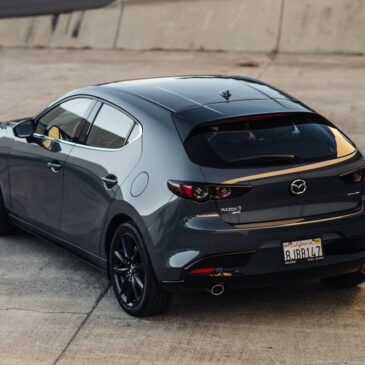 Mazda3 Sedan Turbo Premium Plus 2026 en vista aerea