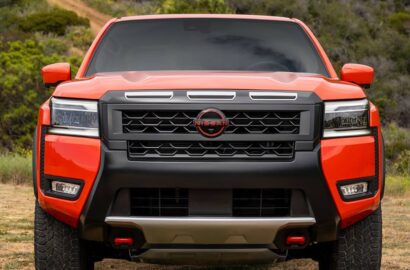 Nissan Frontier PRO-4X 2026 visto de frente