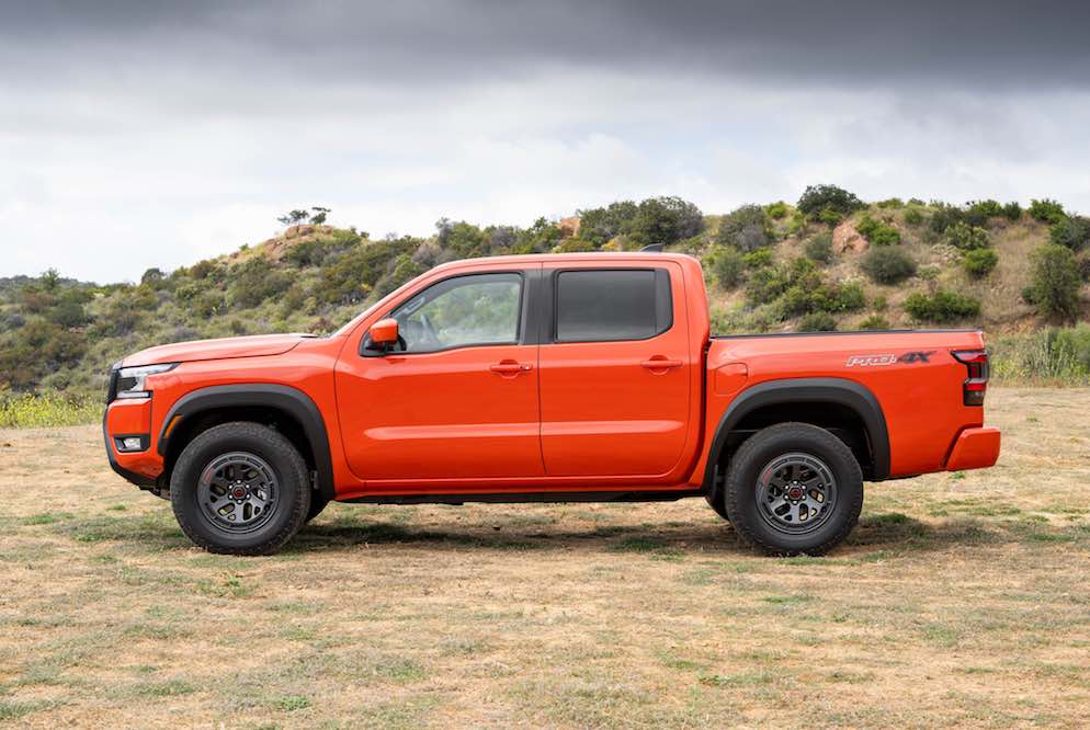 Perfil lateral de la Nissan Frontier PRO-4X 2026