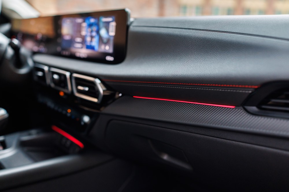 Pantalla multimedia del Nissan Sentra SR 2026